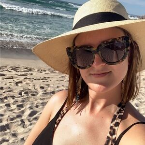 Stylish Tortoiseshell Sunglasses